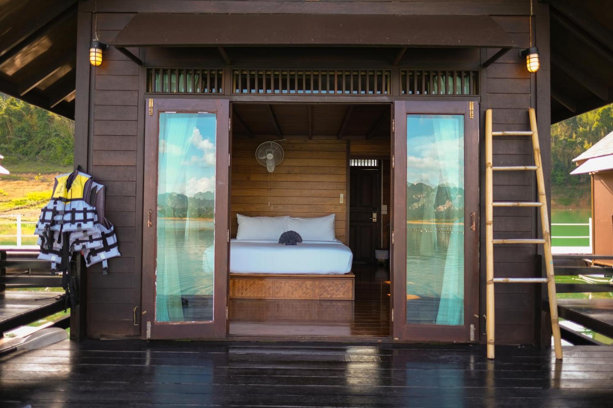 500 Rai Floating Resort Ban Chieo Ko Room photo