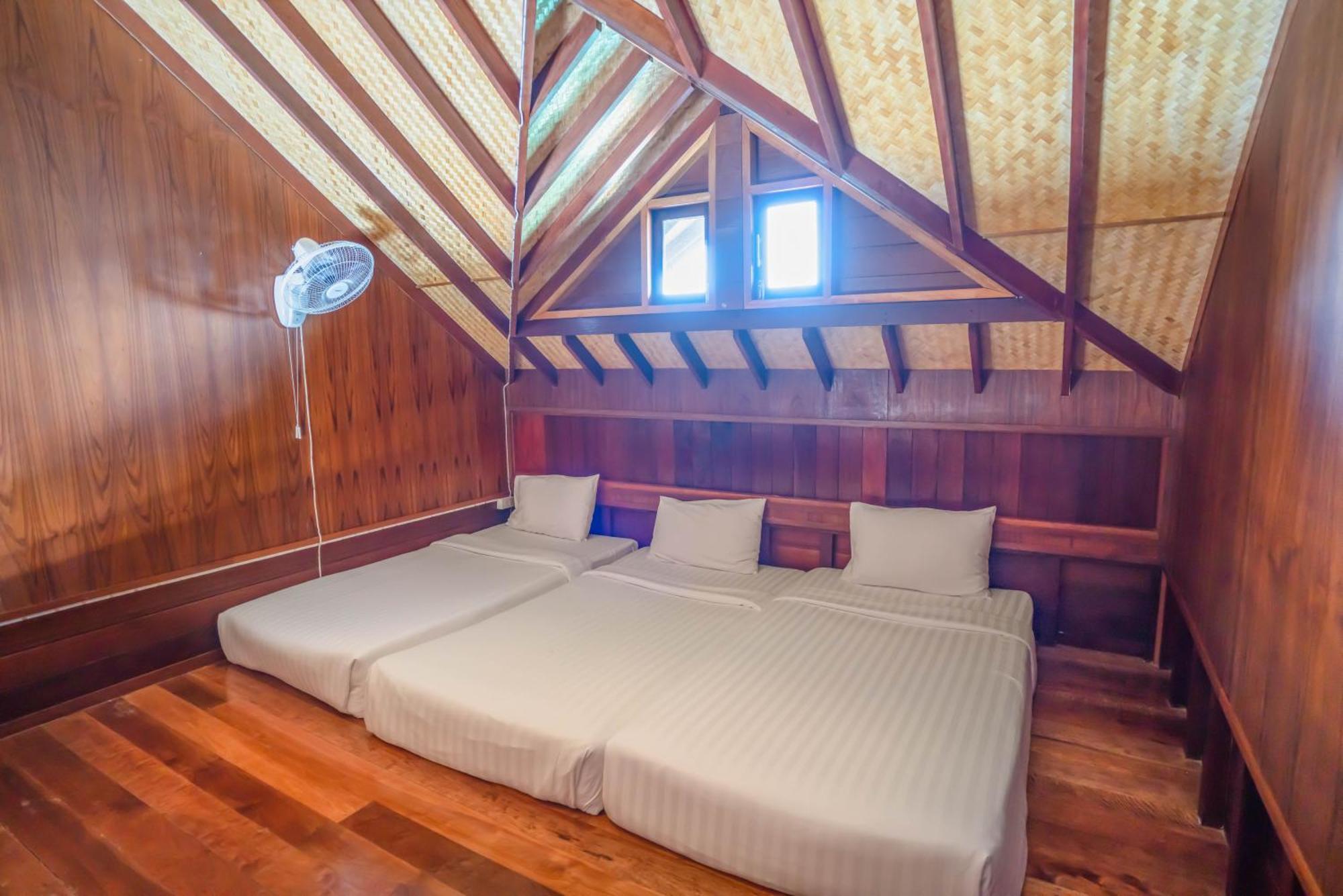 500 Rai Floating Resort Ban Chieo Ko Room photo
