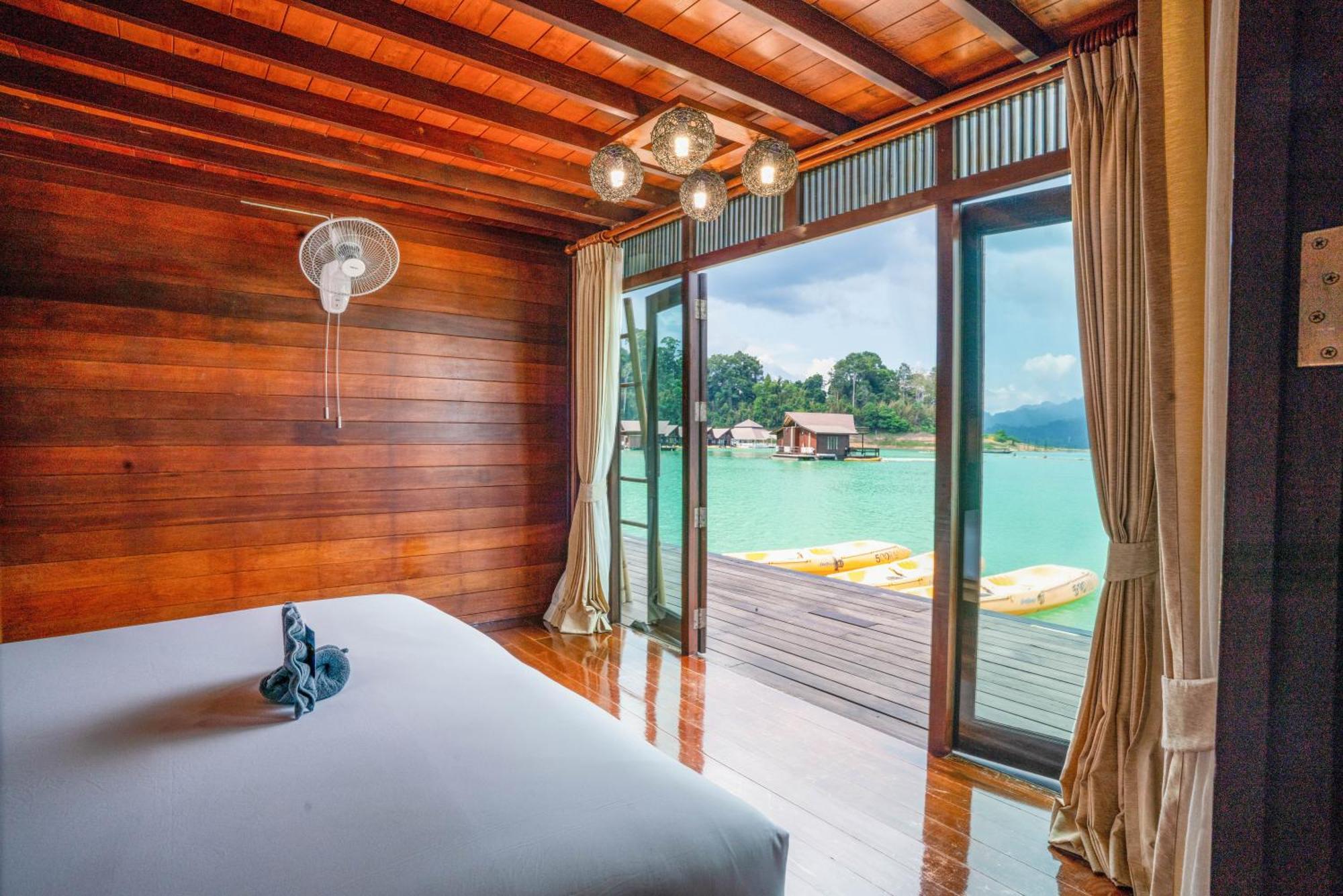 500 Rai Floating Resort Ban Chieo Ko Room photo