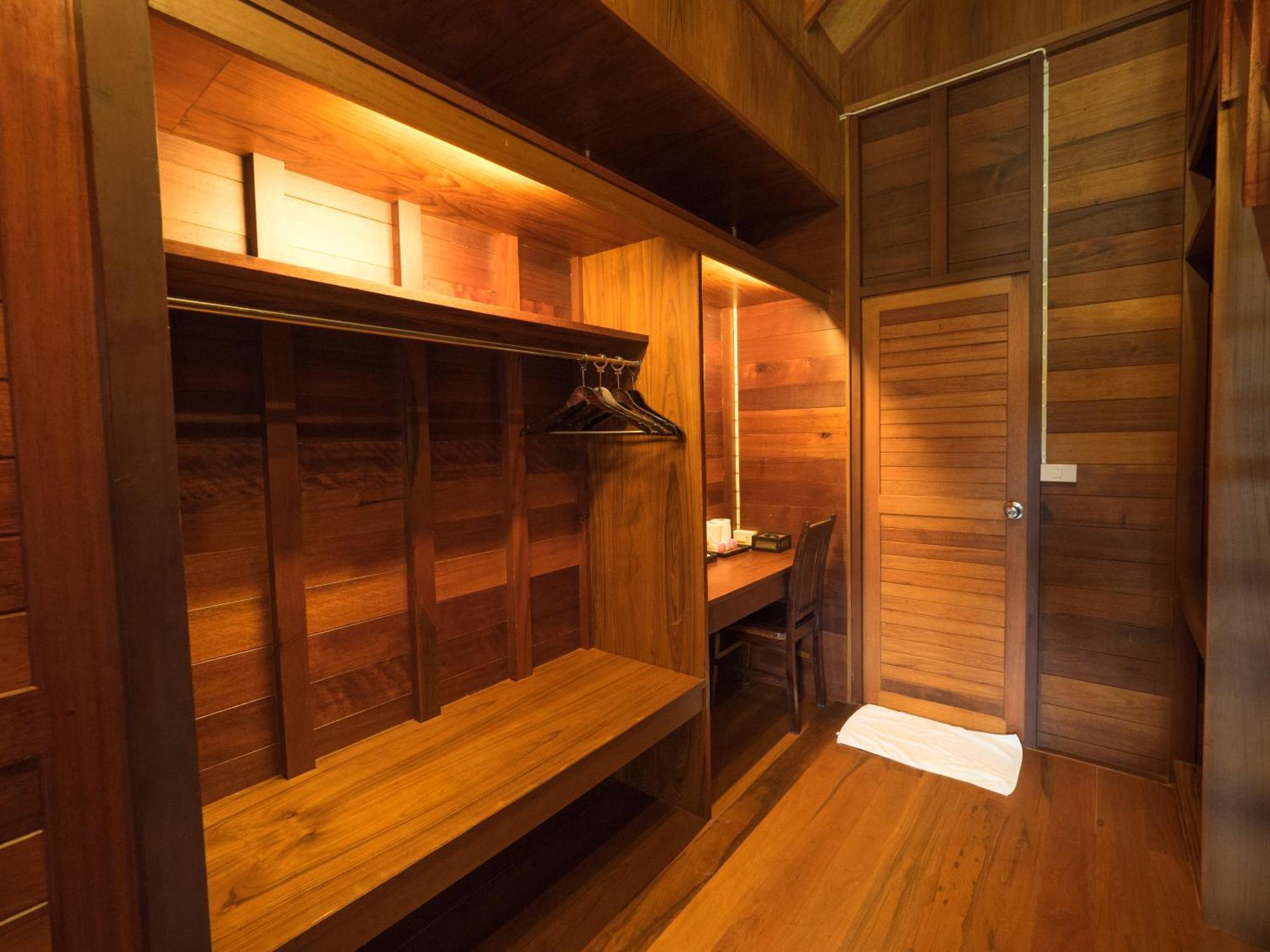 500 Rai Floating Resort Ban Chieo Ko Room photo